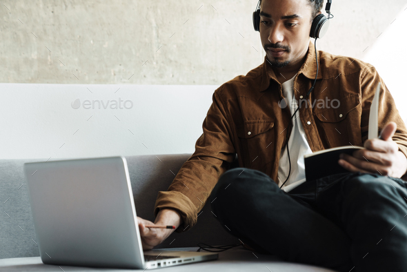 using headphones with laptop