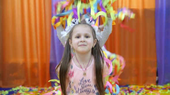 Children's Playroom. Paper Show for Children alt