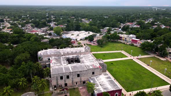 Aerial view of massive convent in Valladolid, yucatán, México alt