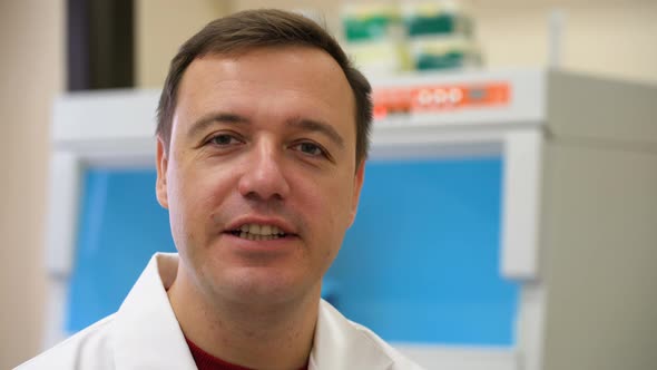 Doctor Talking Look Camera Biomedical Laboratory alt