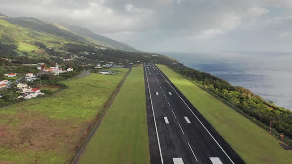 Picturesque Seaside Town on the Atlantic Shore alt