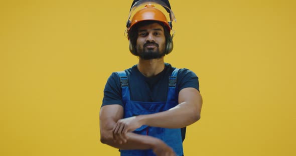 Portrait of Young Worker alt