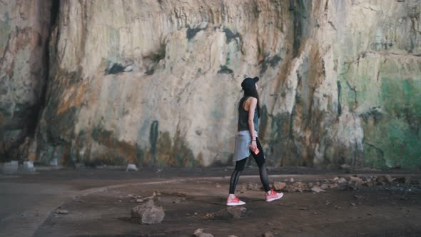 Eastern Europe Traveler, Exploration a Devetashka Cave Near Lovech alt