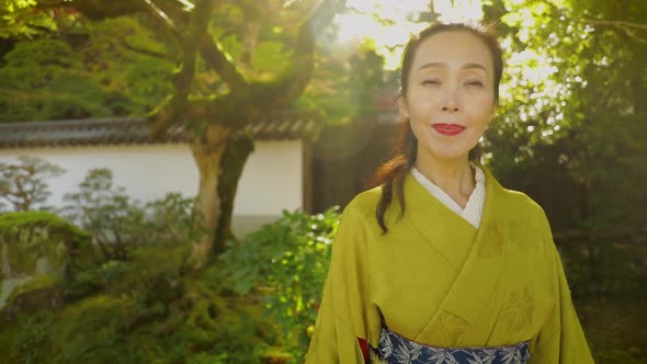 Elegant Japanese woman in Kyoto Japan alt