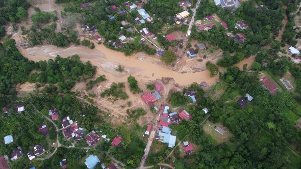 A lot of house is affected by the flash flood alt