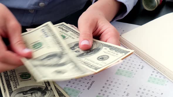 Working Businesswoman Hands at Office Workplace Desk alt