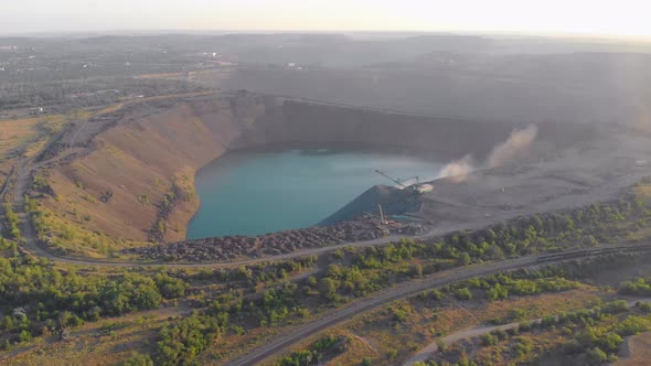 Quarry Excavator And Railway alt