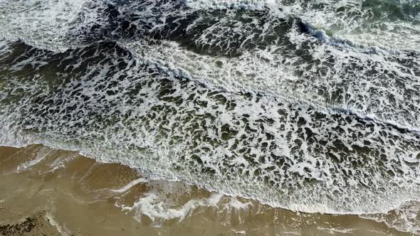 Sea Waves with White Foam on Top alt