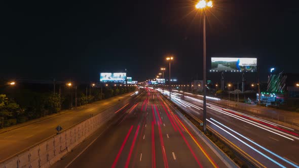 Traffic at Night City alt