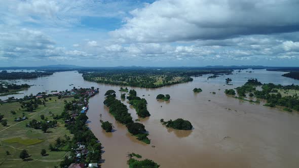 4.000 islands near Don Det in southern Laos seen from the sky alt