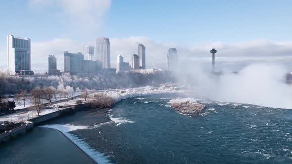 Winter at Niagara Falls, Ontario, Canada alt