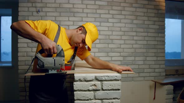 Builder Cuts Laminate. alt