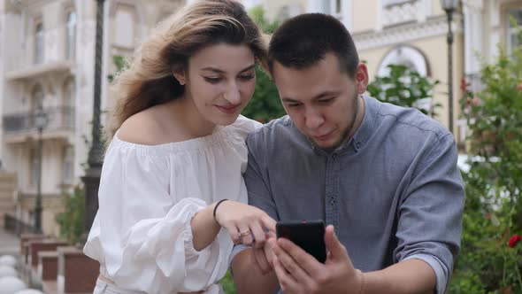 Couple Use Phone alt