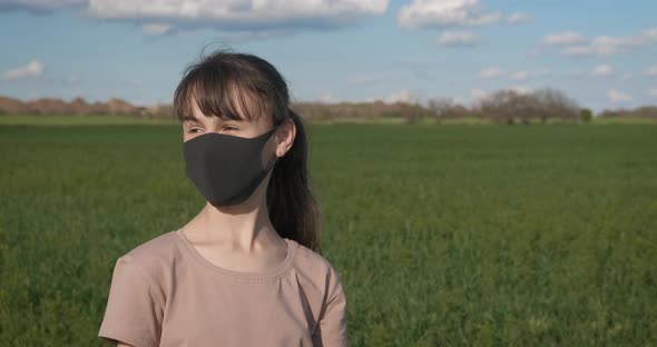 Wear Mask During Allergy Time alt
