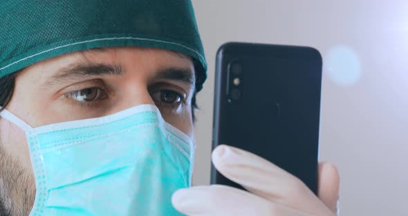 Telephone Consultation Between Doctor and Patient alt