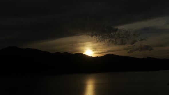 Sunset in the Lake alt