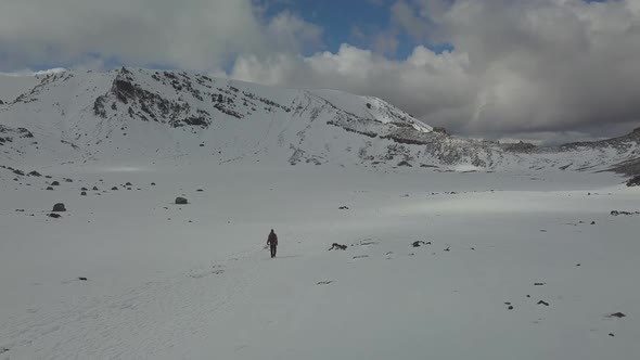 Hiking the Tongariro Alpine crossing in winter