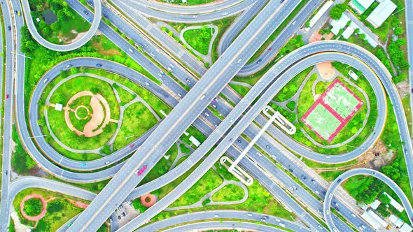 4K : Aerial view and top view of traffic on city. alt