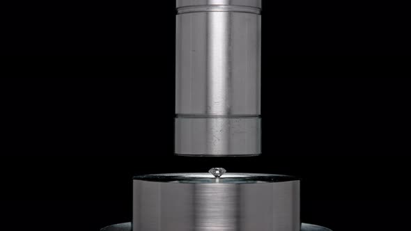  Hardness Test of Jewelry Similar to a Diamond alt