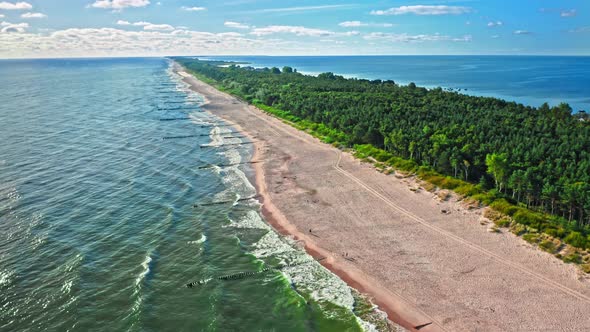 Summer beach on peninsula Hel in Baltic Sea, Poland alt
