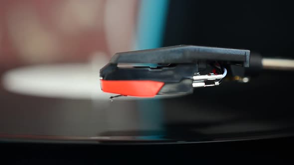 Vinyl Record Player 10 alt