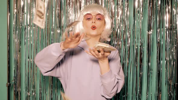 Portrait of young beautiful hipster girl in trendy summer clothes alt