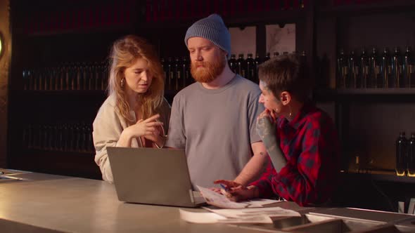 Couples Do Not Like Tattoos That a Tattoo Artist Offers