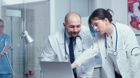 Disagreeing Over a Medical Problem alt