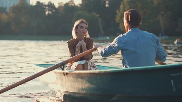 Couple on a date alt