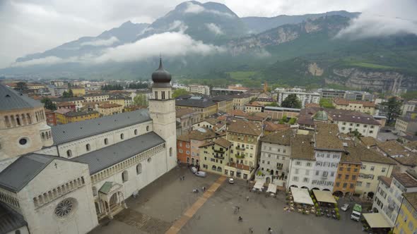 Alps town Timelapse alt