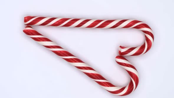 Vertical orientation video: Christmas candy cane caramels alt