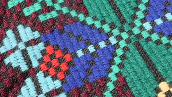 Ancient Persian style rug hand made in Serbian detailed abstract motifs slow tilt  4K 2160p 30fps Ul alt