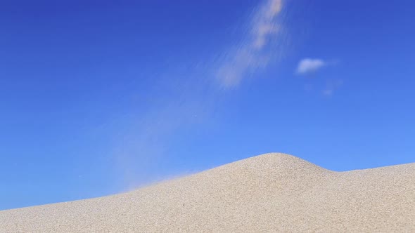 Faling Sand over the Sand Dune