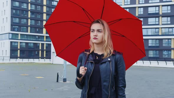 Beautiful Girl is Waiting for Soul Mate or Boyfriend alt