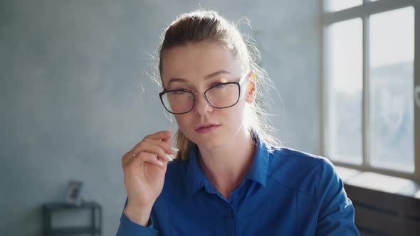 Portrait Beautiful Business Woman Smiling Happy Entrepreneur Enjoying Successful Startup Company alt