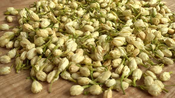 Tea from arid Jasmine flowers. alt