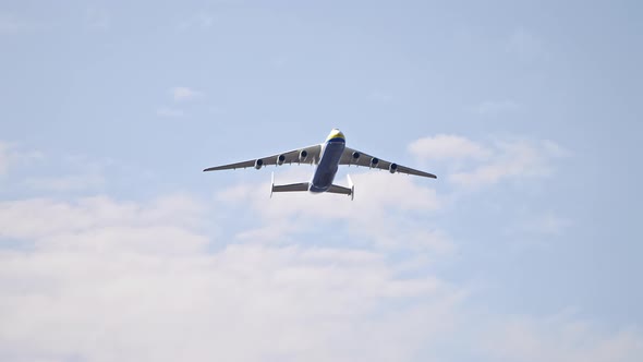 One of the Last Times the Biggest Cargo Plane on Earth Was Seen in Kyiv Ukraine alt
