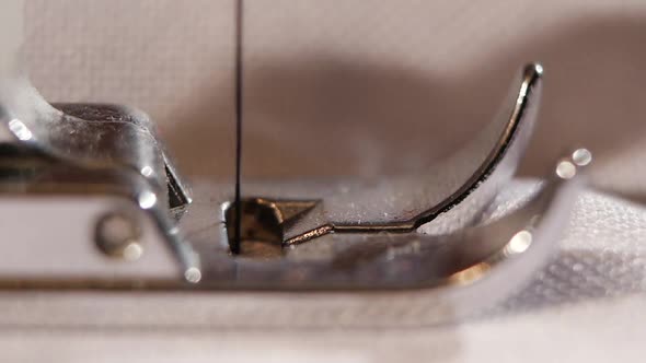 Straight Stitch. Slow Motion alt