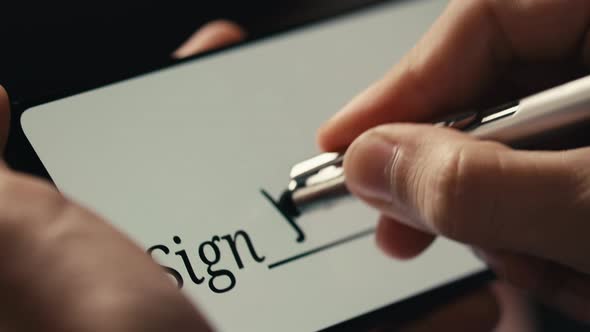 Business Man Digital Signature On Smartphone alt