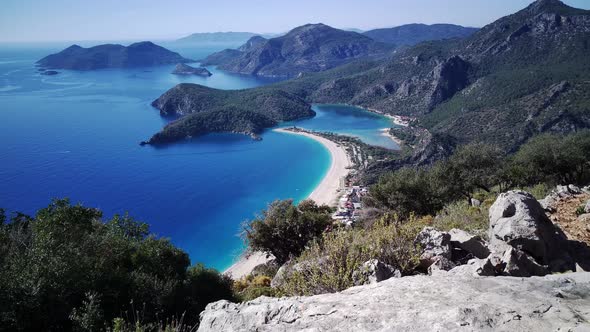 Drone view on world famous paragliding spot in Oludeniz, Fethiye, Turkey alt