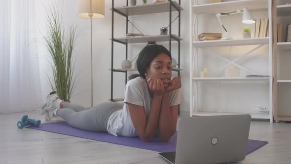 Lazy Sport Laptop Leisure Cheerful Woman Yoga Home alt