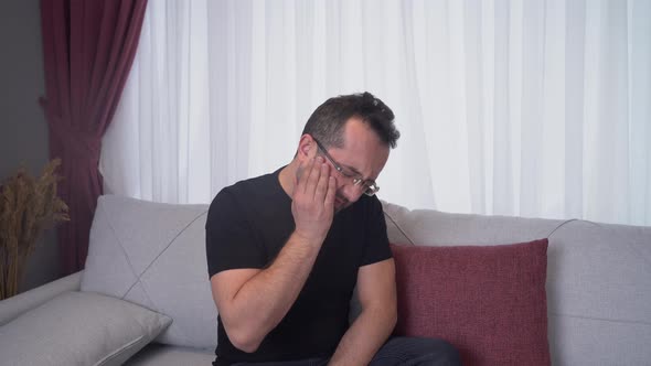 Man suffering from toothache. alt