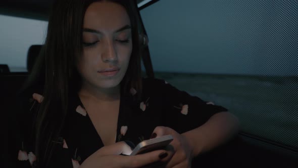 Using Smartphone During Auto Trip alt