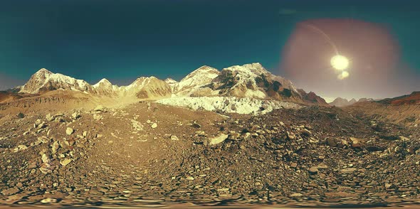 360 Vr of the Everest Base Camp at Khumbu Glacier alt