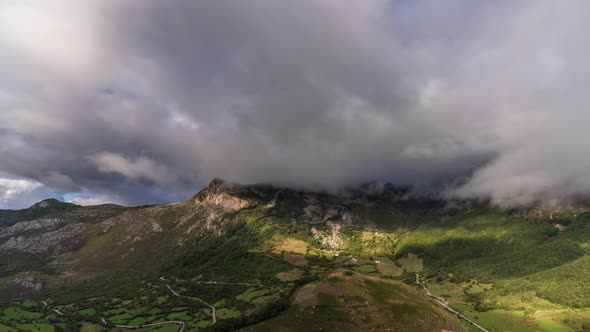 Spectacular Farrapona Valley Time Lapse in Asturias