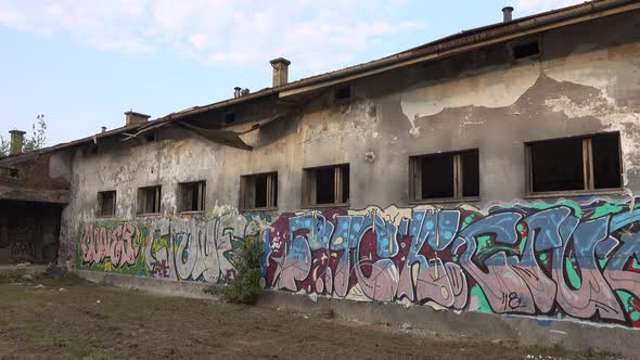 Abandoned Building alt