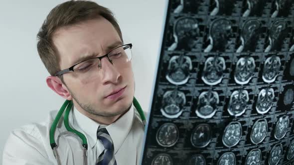 Doctor Looks Through The Head Of The X Ray alt