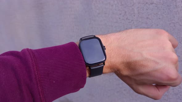 Smart Watch On A Man Hand alt