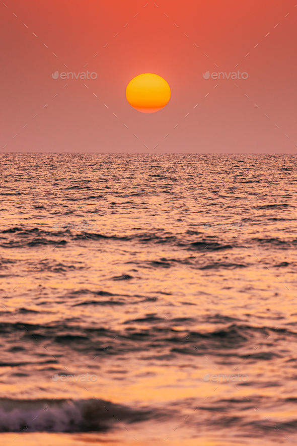 ocean horizon sunrise