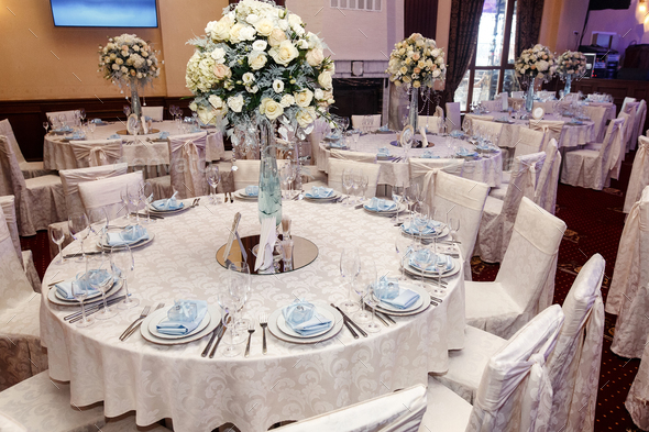 Luxury Decorated Tables At Rich Wedding, Decorating Round Tables For Wedding Reception